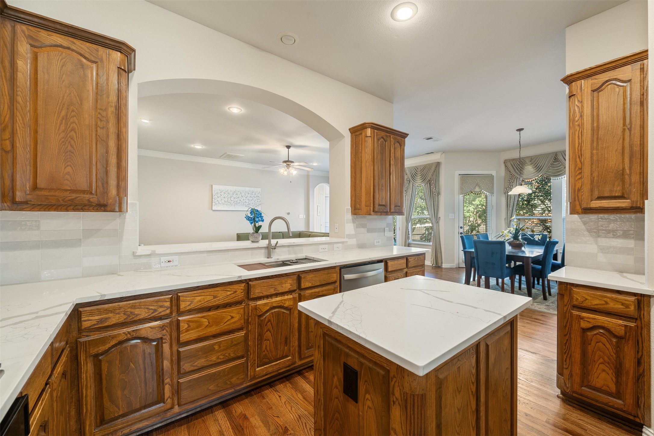 3321 Kendall Lane Irving TX 75062