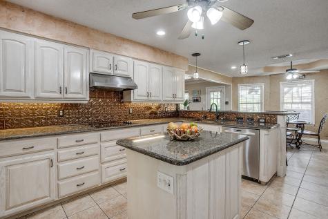 128 Oakwood Court Lakeside TX 76135