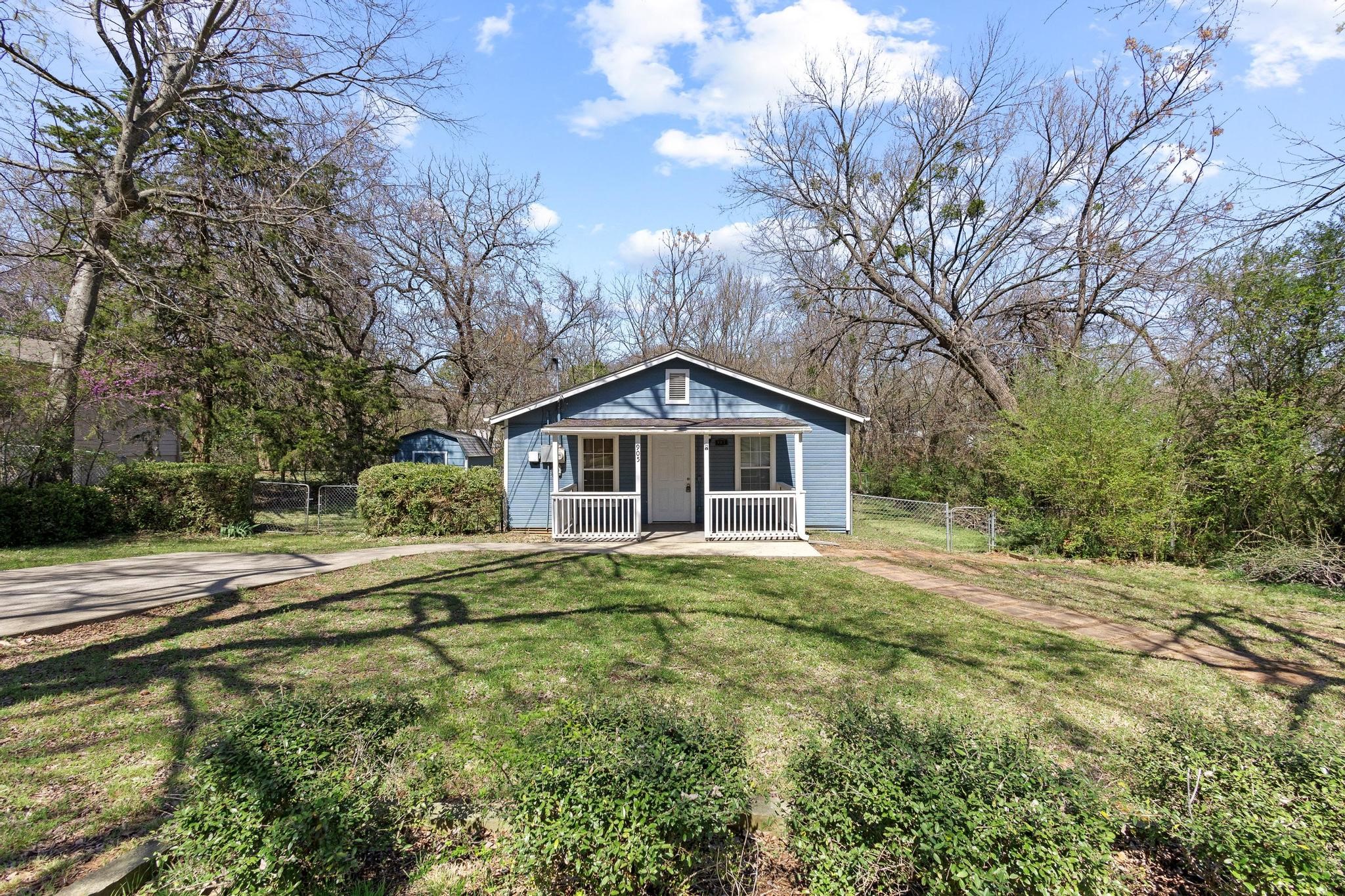 905 Thatcher Street Denison TX 75020