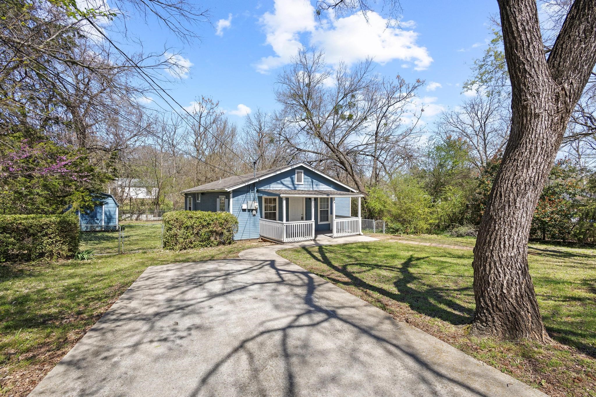905 Thatcher Street Denison TX 75020