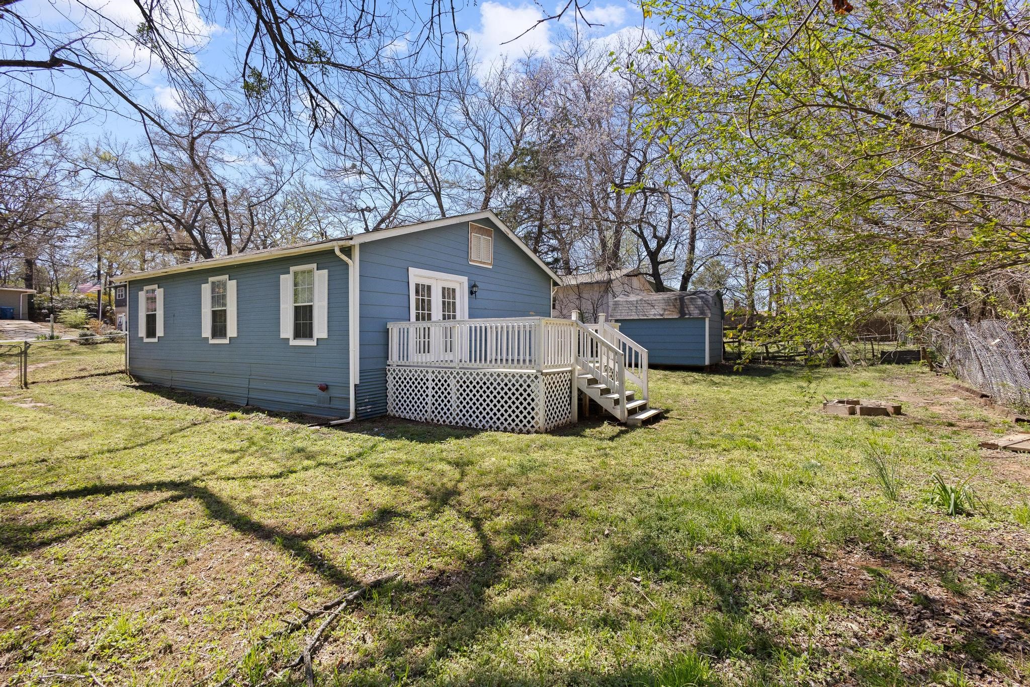 905 Thatcher Street Denison TX 75020