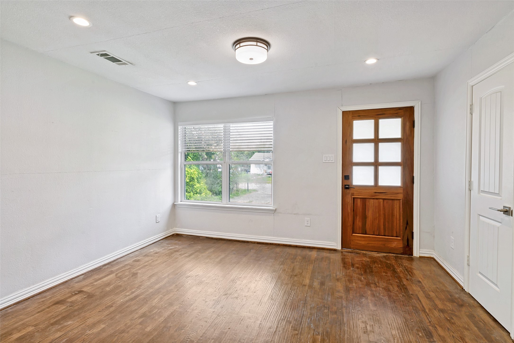 1646 Briarcliff Road Dallas TX 75235