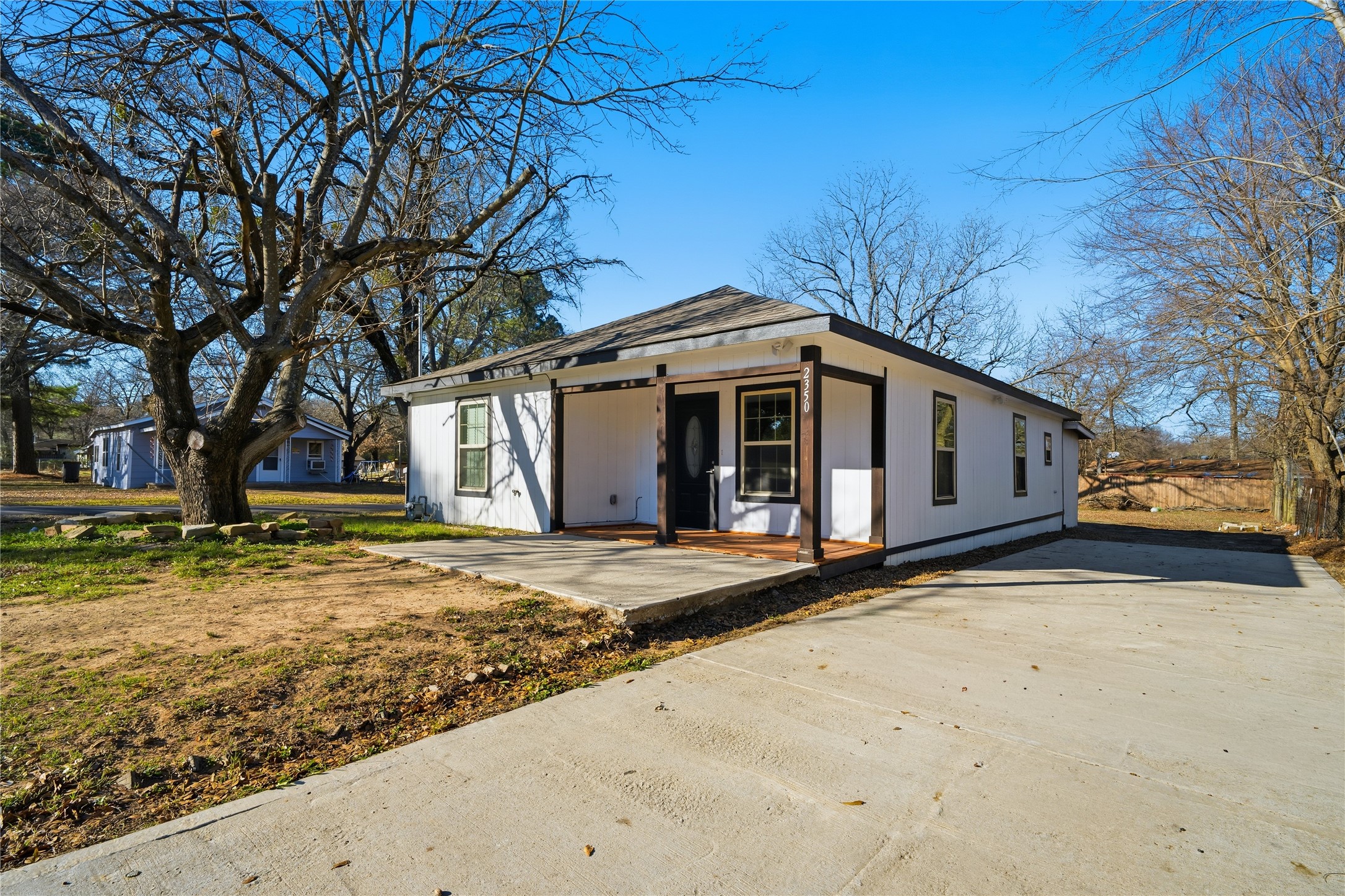 2350 W Cherry Street Paris TX 75460
