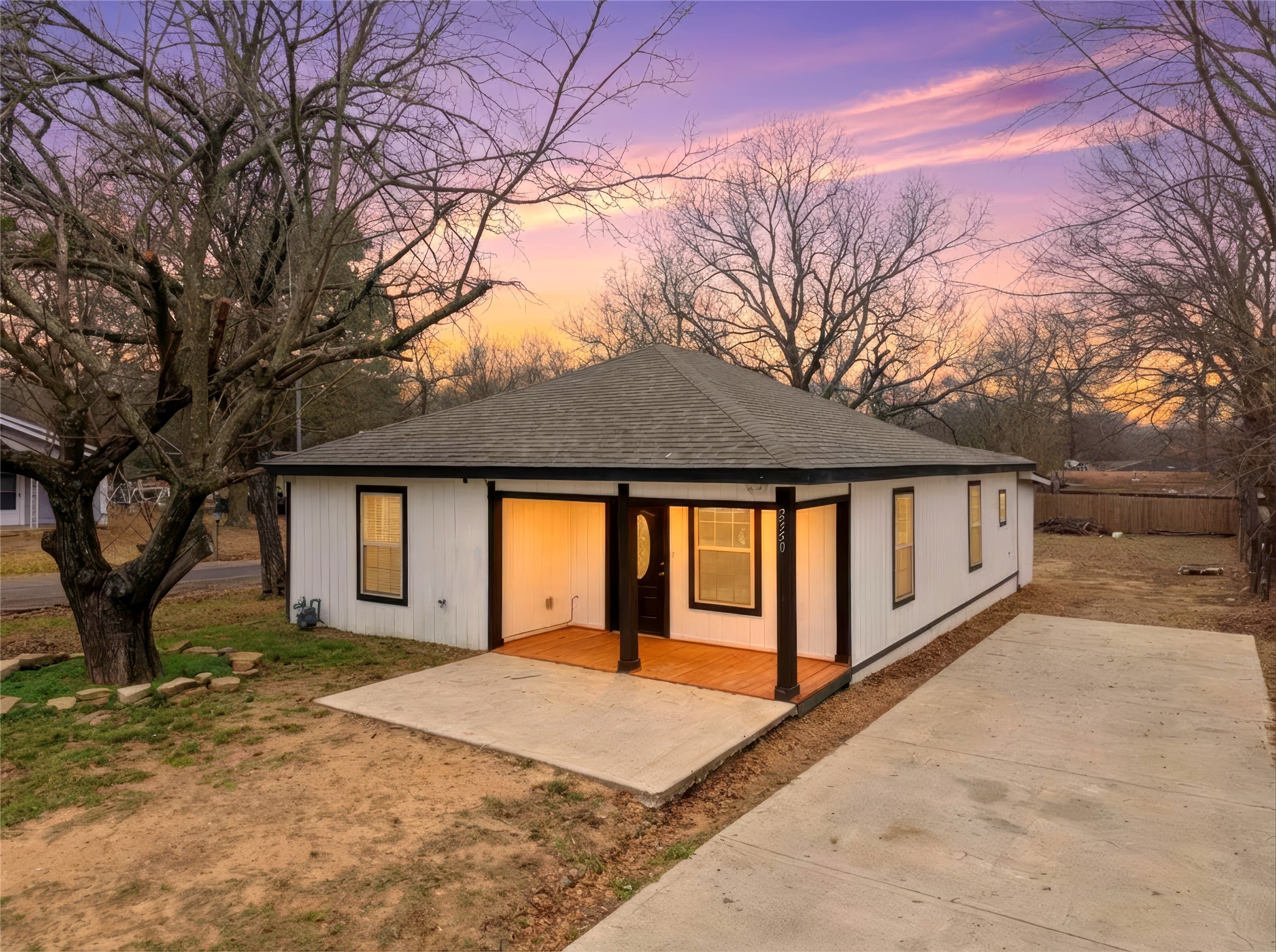 2350 W Cherry Street Paris TX 75460