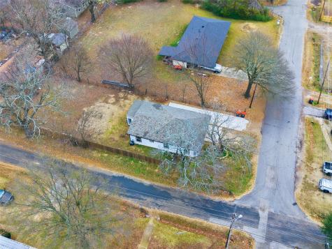2350 W Cherry Street Paris TX 75460