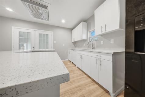 2350 W Cherry Street Paris TX 75460