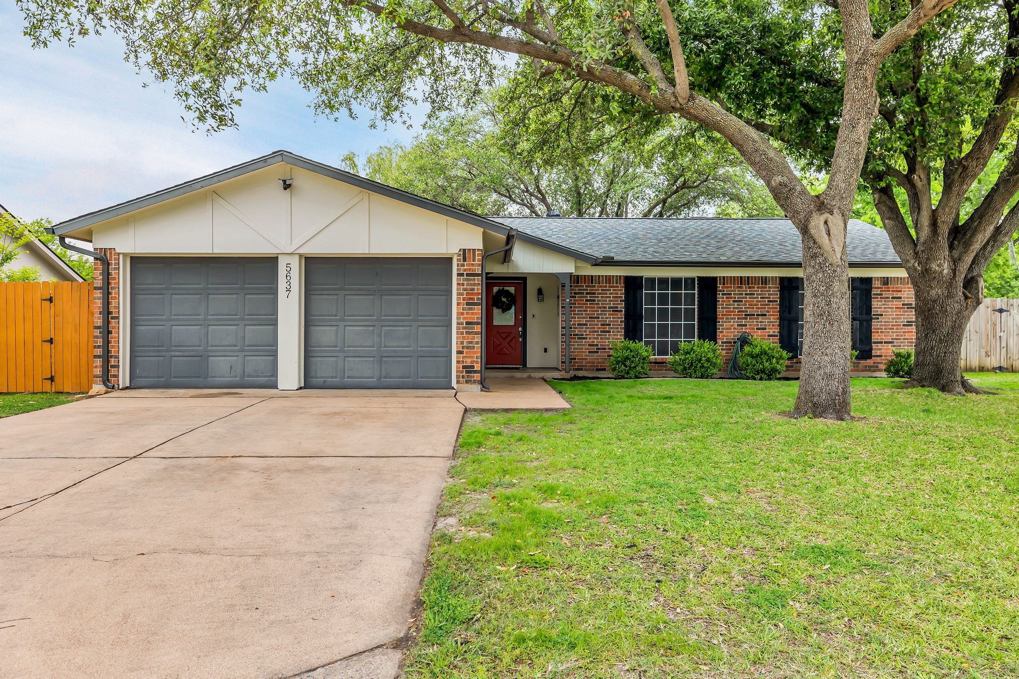 5637 Cork Lane North Richland Hills TX 76180