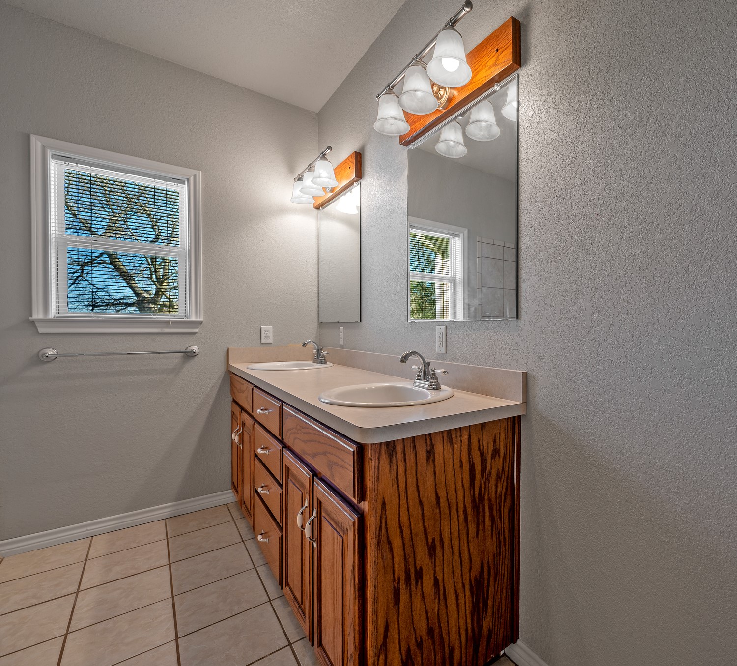4489 E Fm 120 Denison TX 75021