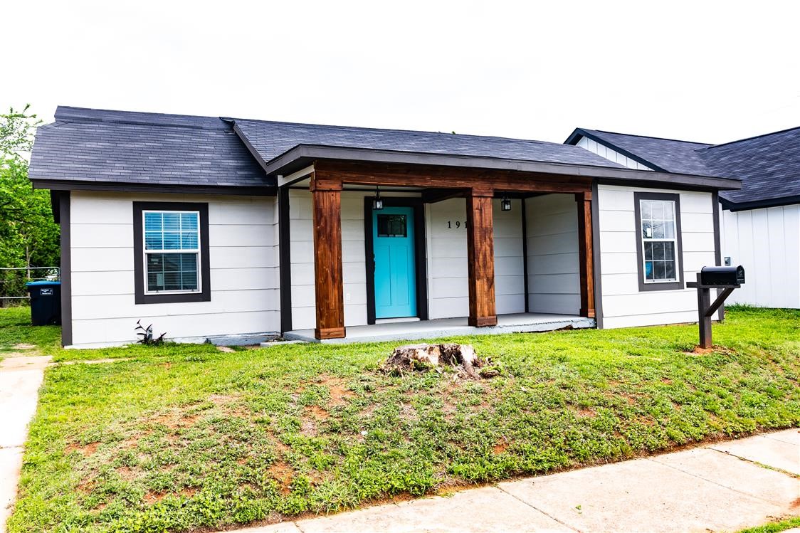1917 E Maddox Avenue Fort Worth TX 76104