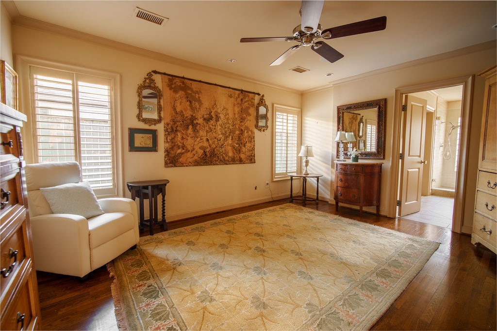 5532 Glenwick Lane Dallas TX 75209