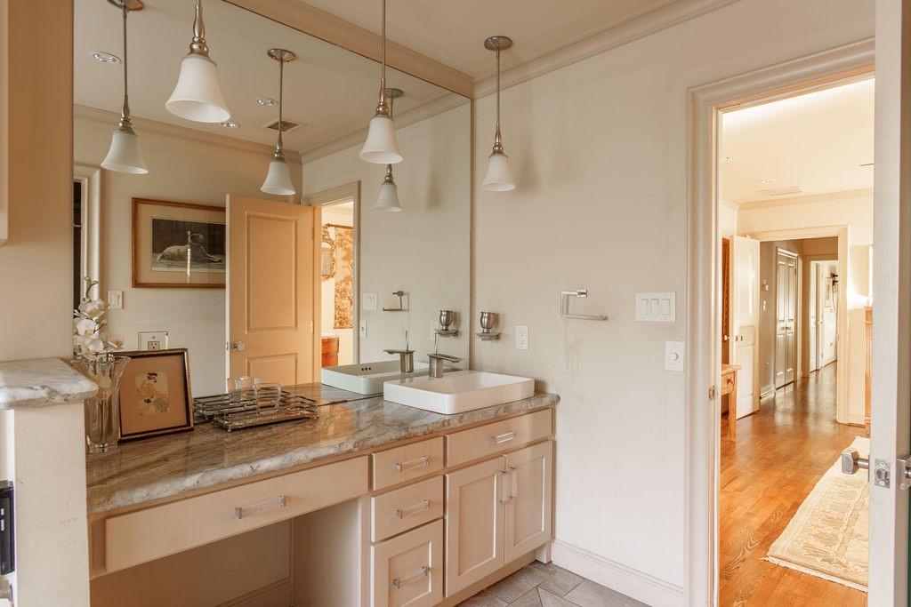 5532 Glenwick Lane Dallas TX 75209