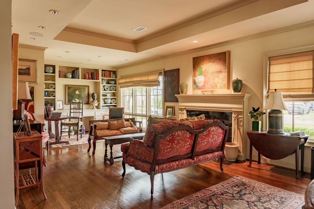 5532 Glenwick Lane Dallas TX 75209