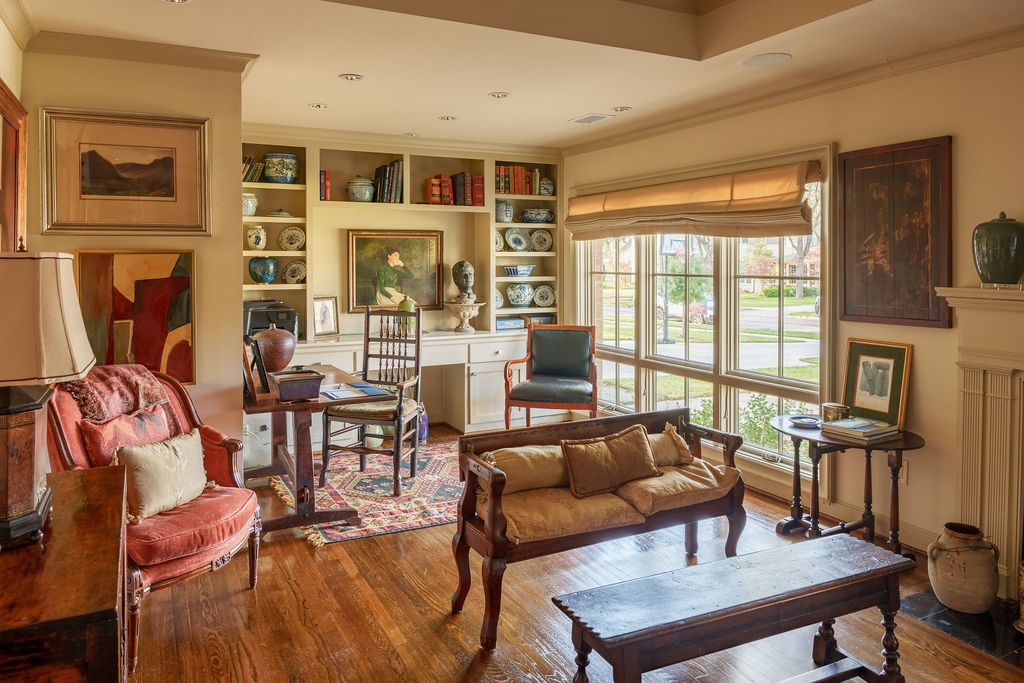 5532 Glenwick Lane Dallas TX 75209