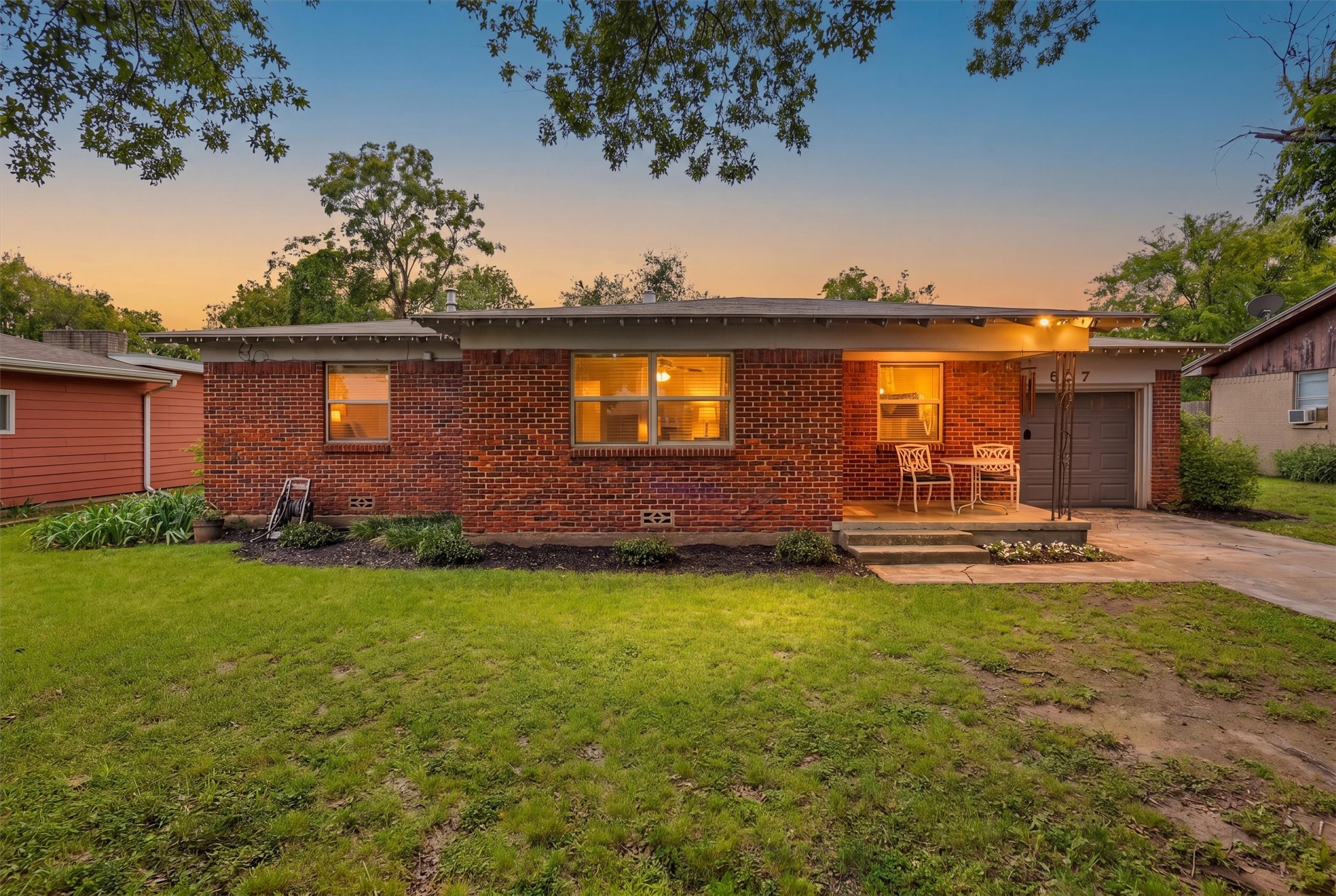 807 Elizabeth Boulevard Granbury TX 76048