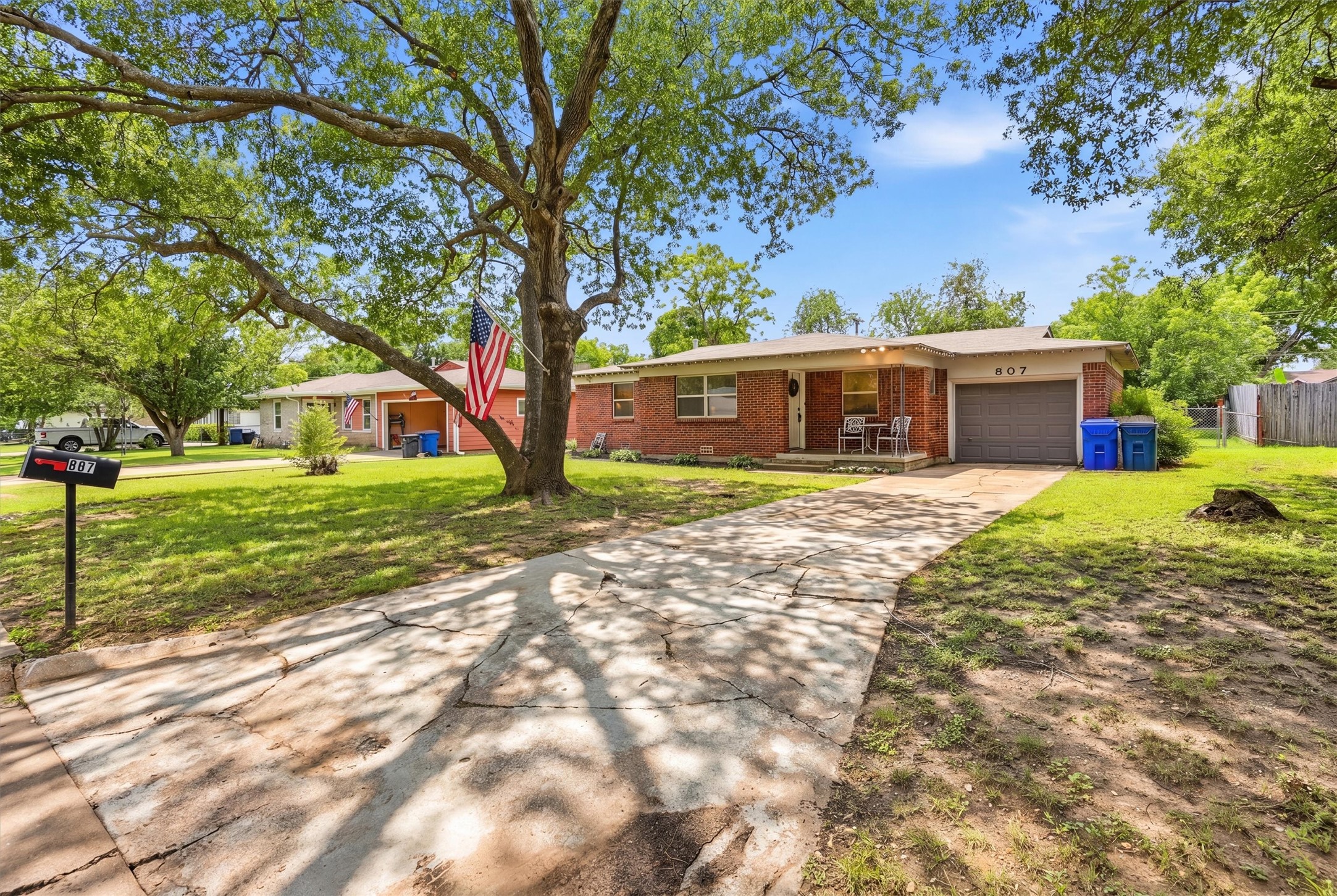 807 Elizabeth Boulevard Granbury TX 76048