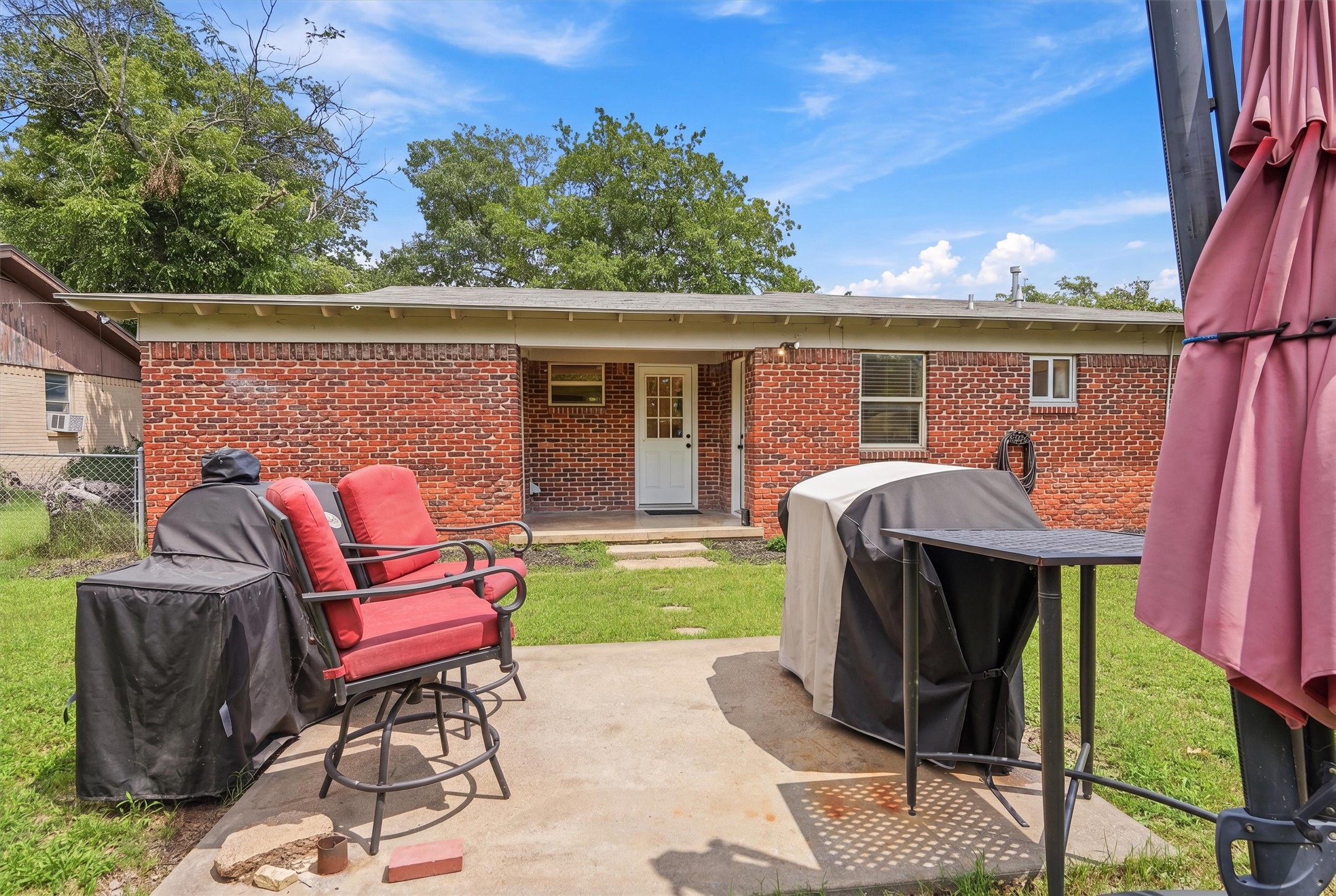 807 Elizabeth Boulevard Granbury TX 76048