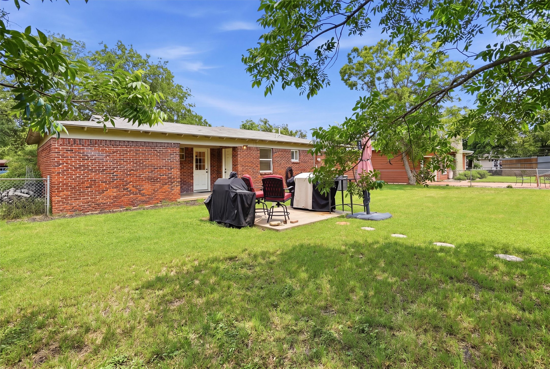 807 Elizabeth Boulevard Granbury TX 76048