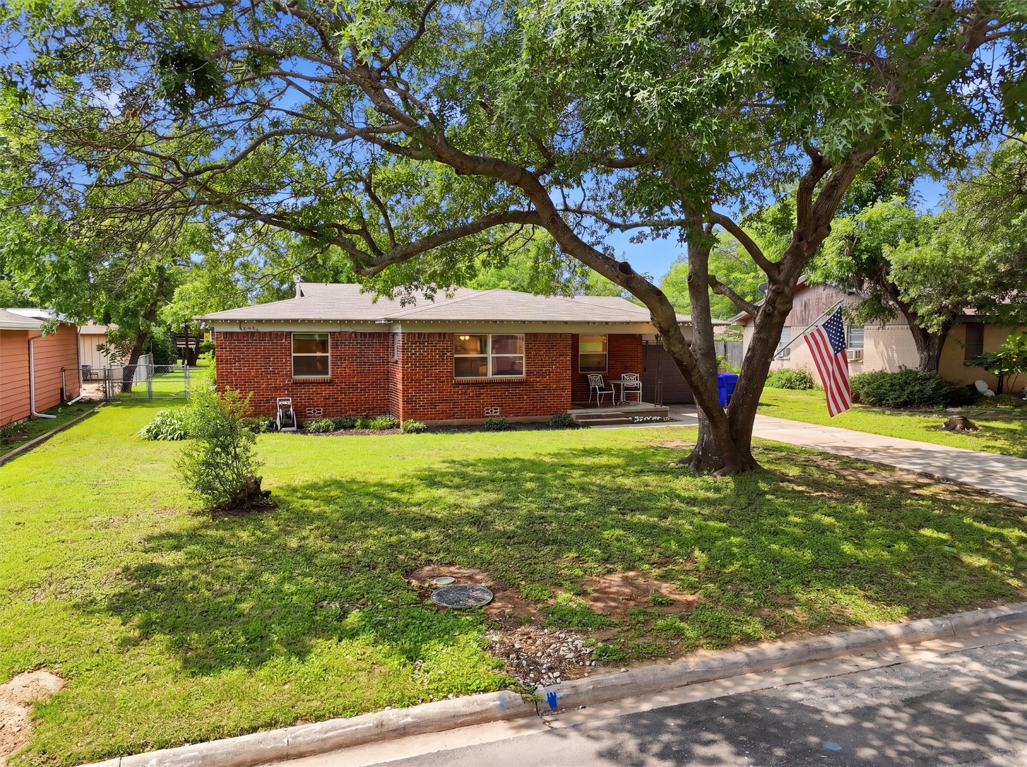 807 Elizabeth Boulevard Granbury TX 76048