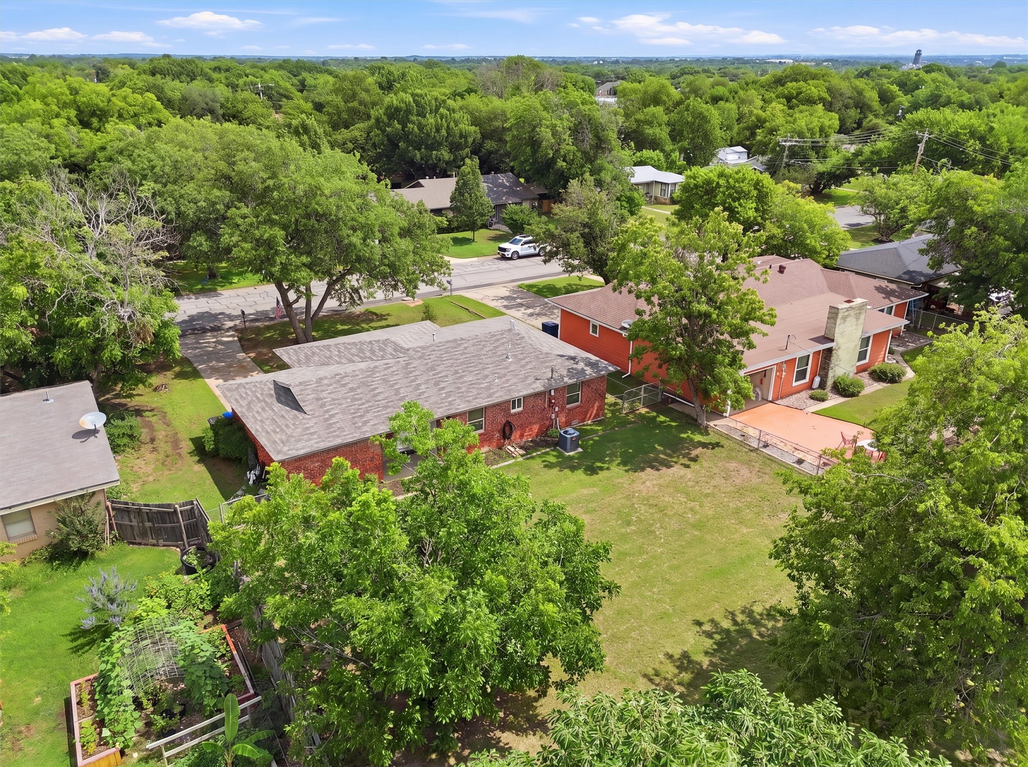 807 Elizabeth Boulevard Granbury TX 76048