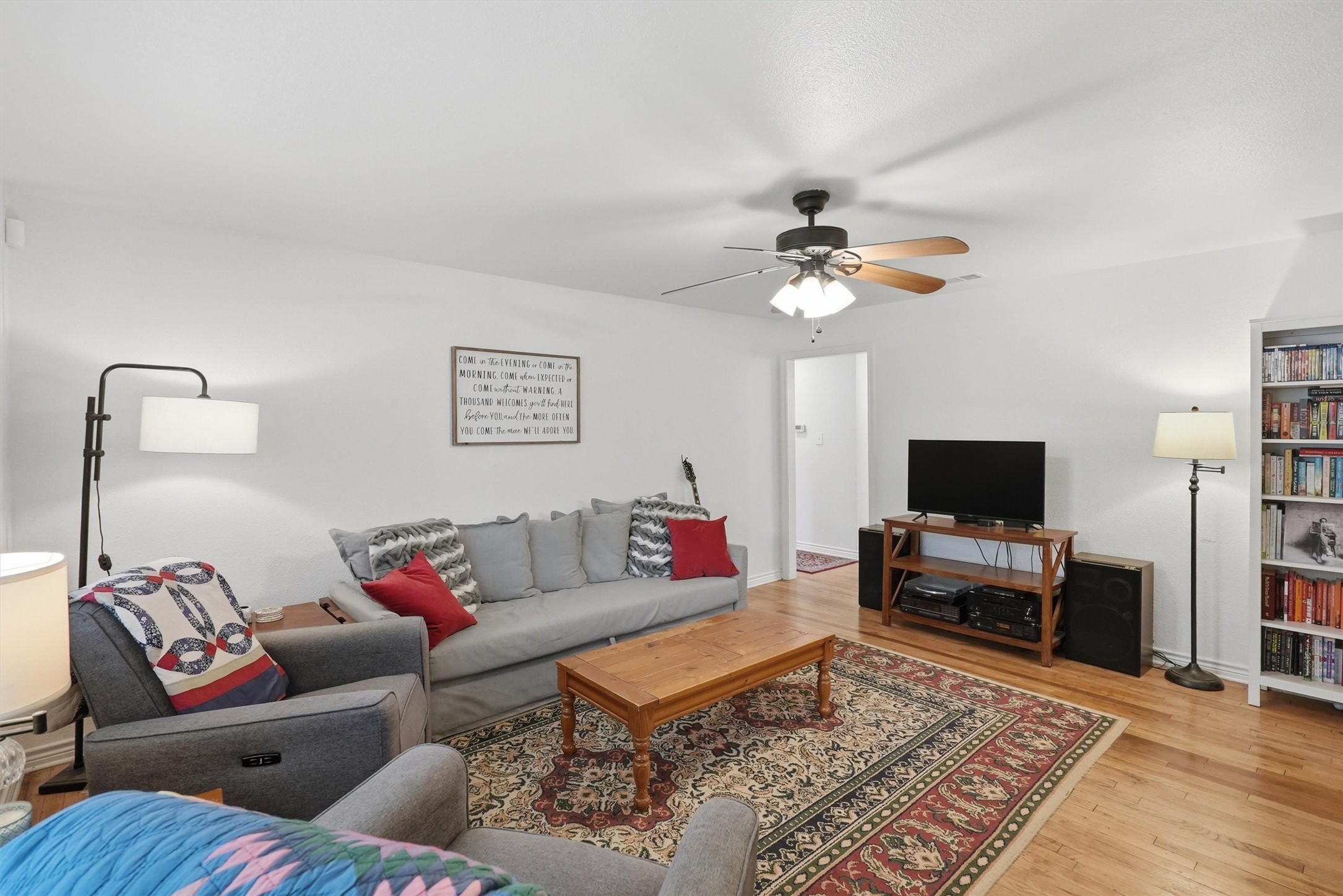 807 Elizabeth Boulevard Granbury TX 76048