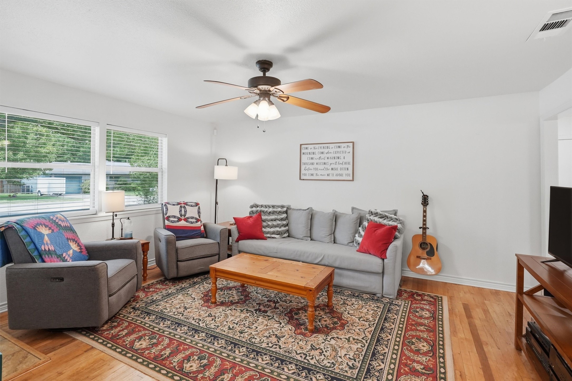 807 Elizabeth Boulevard Granbury TX 76048