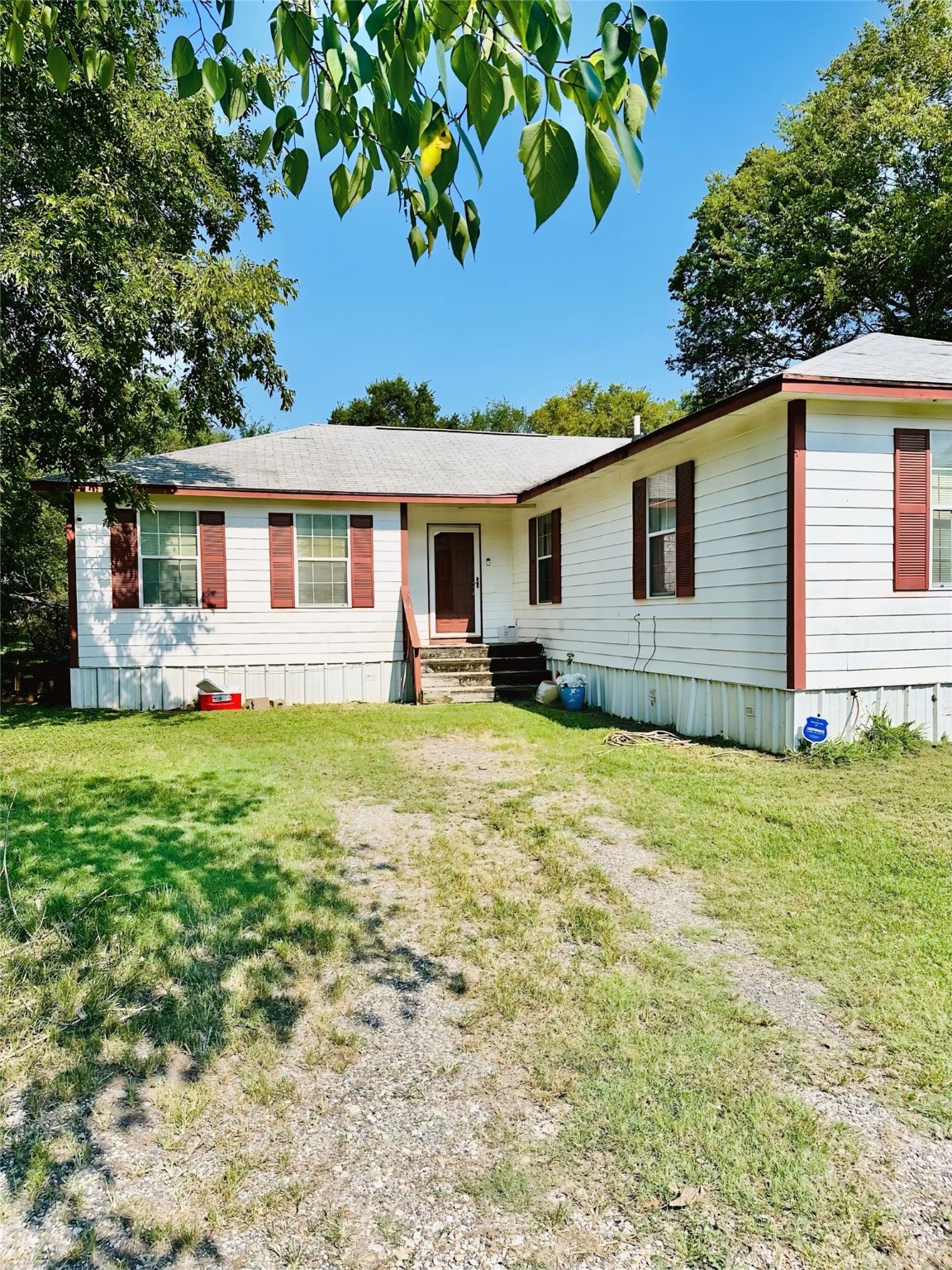 300 SW 3rd Street Hubbard TX 76648