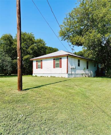 300 SW 3rd Street Hubbard TX 76648