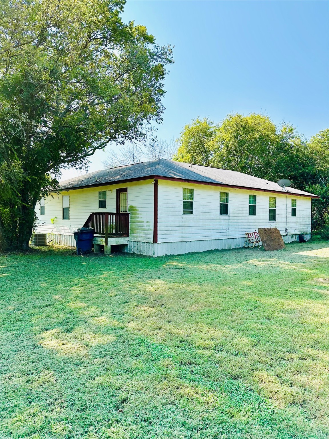 300 SW 3rd Street Hubbard TX 76648