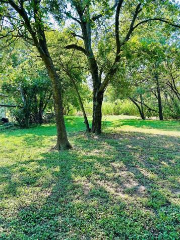 300 SW 3rd Street Hubbard TX 76648