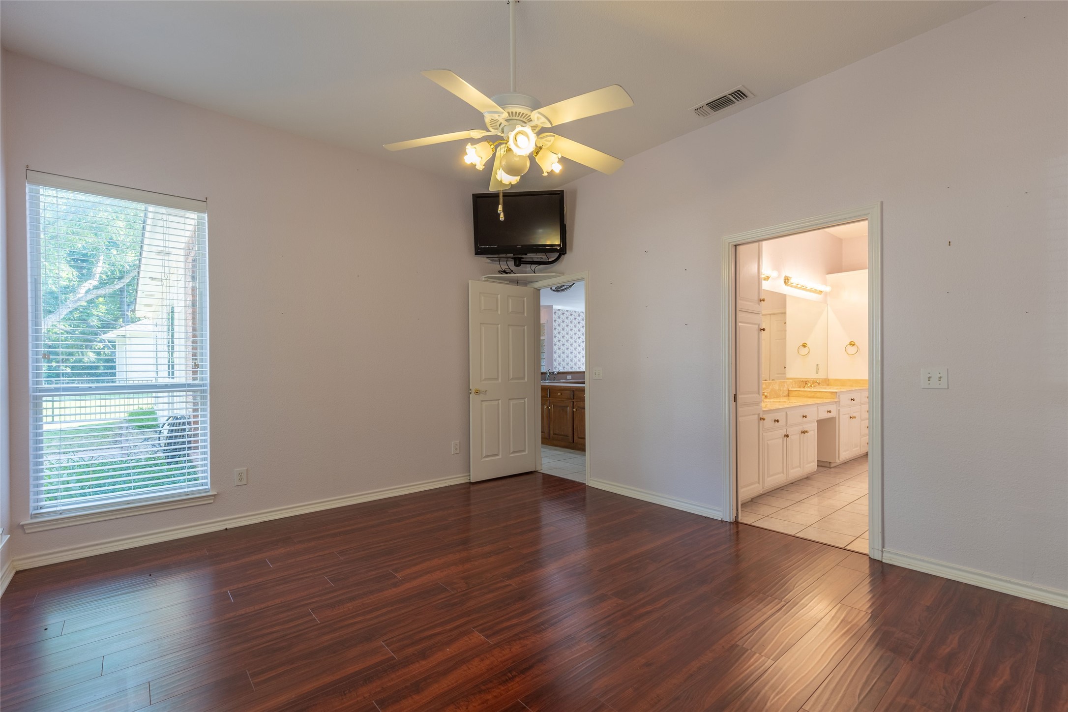 8925 Green Leaves Drive Granbury TX 76049