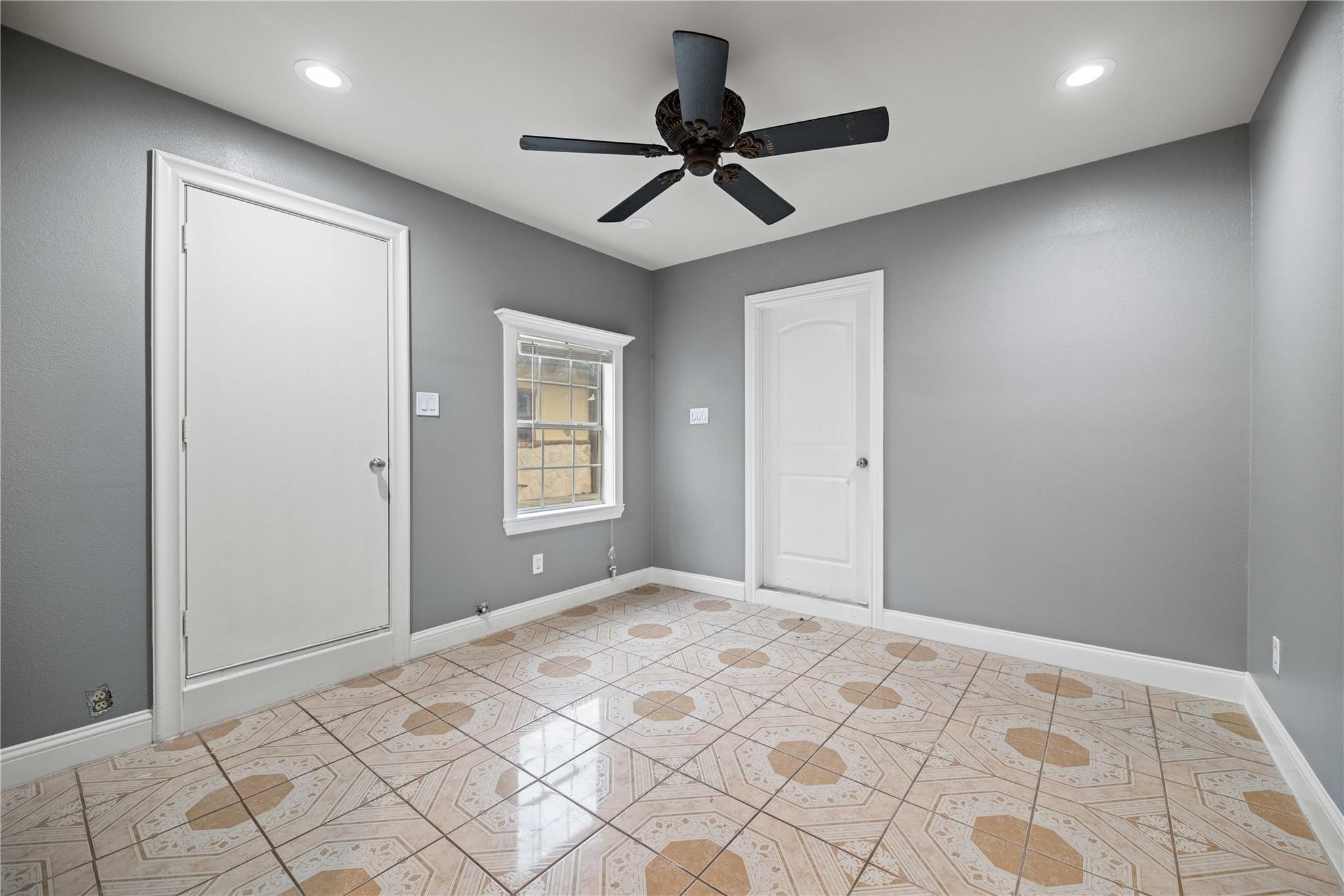 606 W Pembroke Avenue Dallas TX 75208