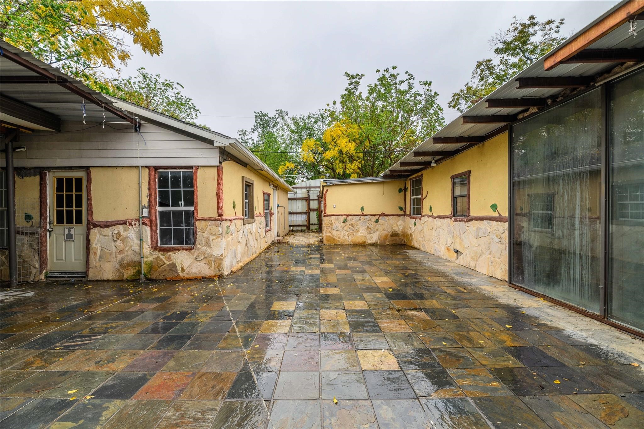 606 W Pembroke Avenue Dallas TX 75208