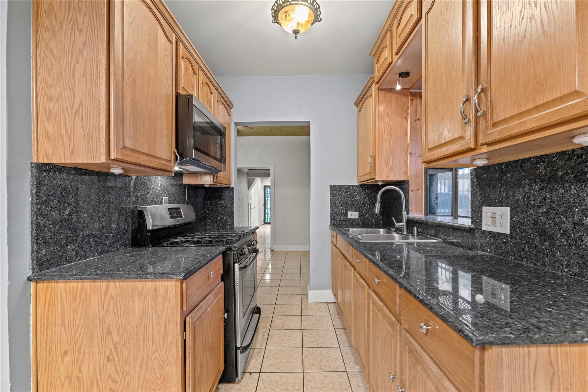 606 W Pembroke Avenue Dallas TX 75208