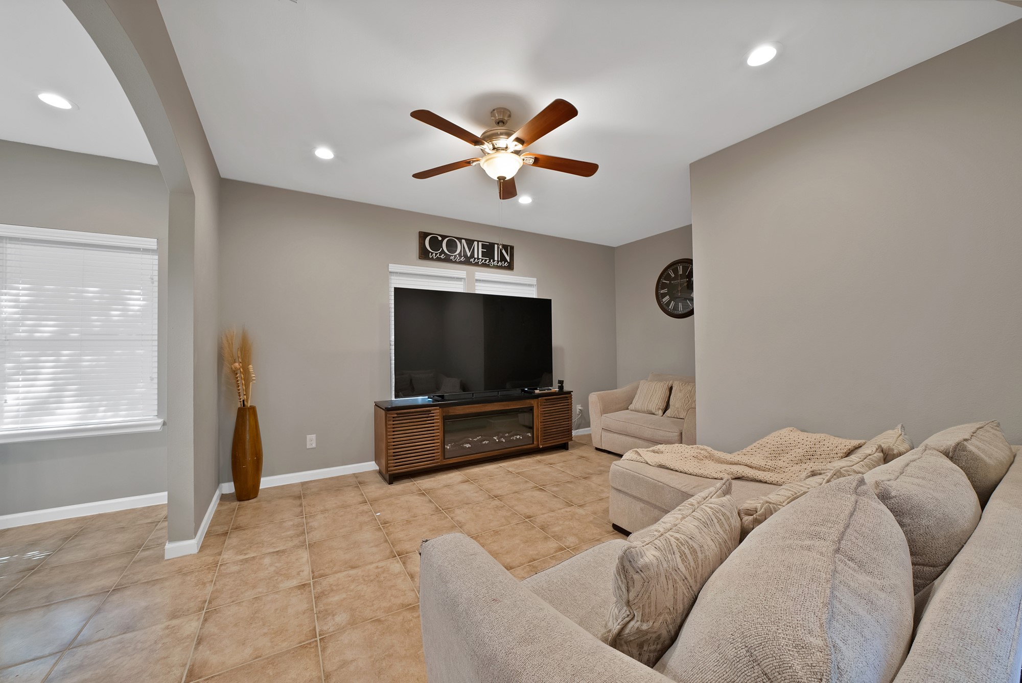 829 Lexington Drive Lancaster TX 75134