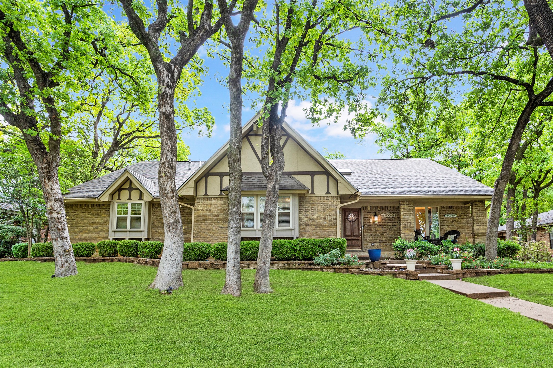 1407 Riverview Drive Arlington TX 76012