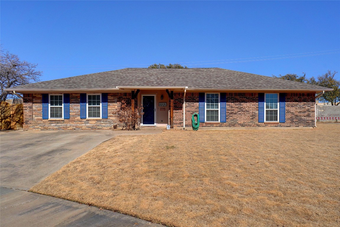 1205 Storm Court W Bedford TX 76022