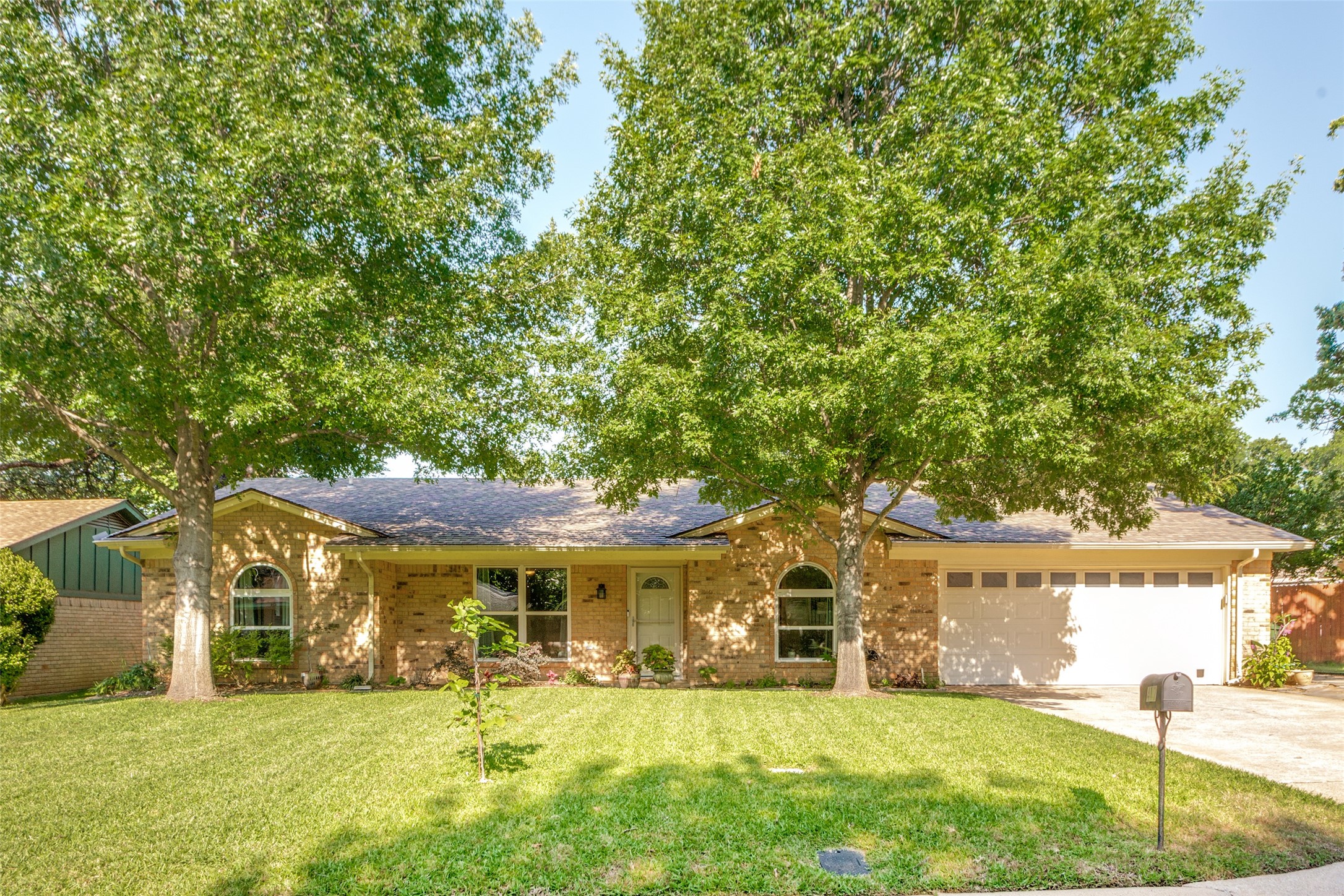 417 Arcadia Street Hurst TX 76053