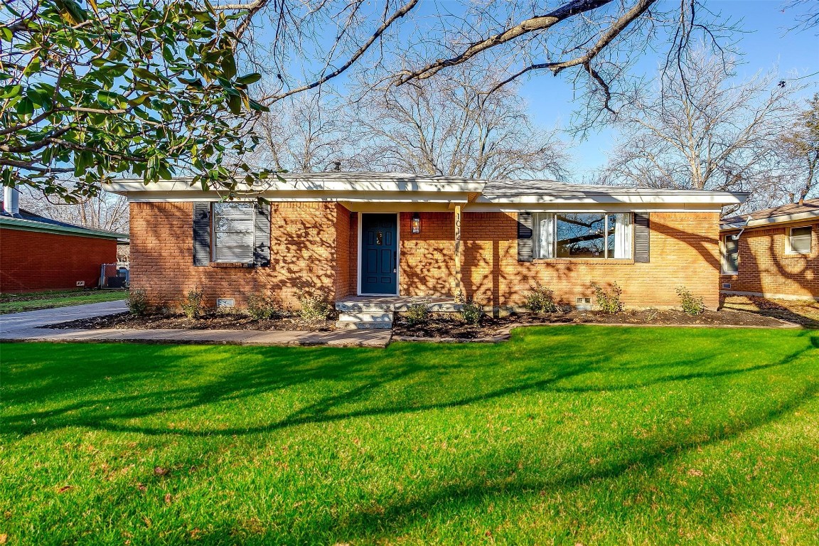 1014 Park Center Street Benbrook TX 76126