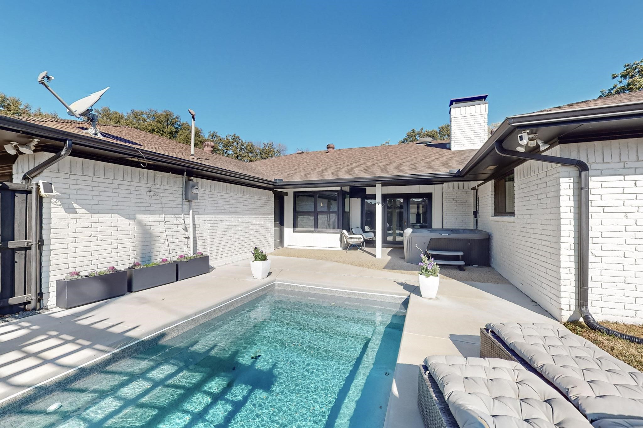 3436 Webb Garden Drive Dallas TX 75229