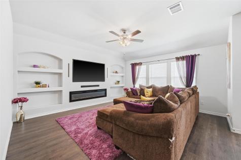 762 Fort Lane Fate TX 75189