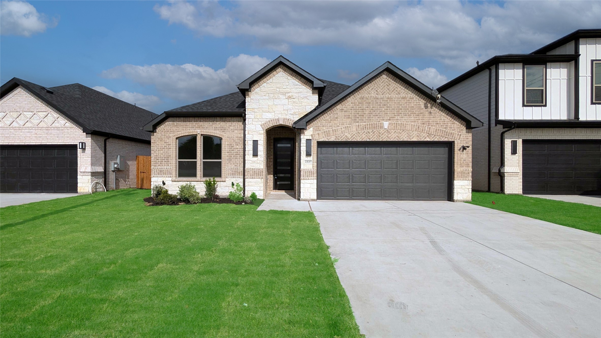 2337 SE 4th Street Grand Prairie TX 75051