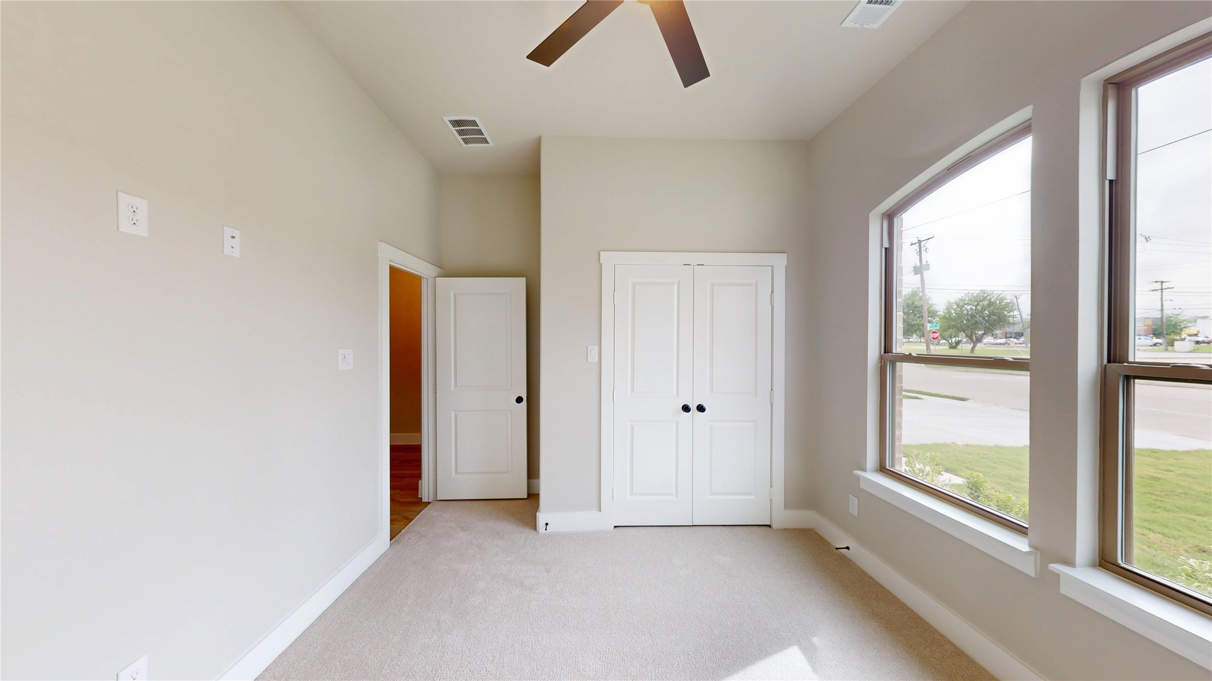 2337 SE 4th Street Grand Prairie TX 75051