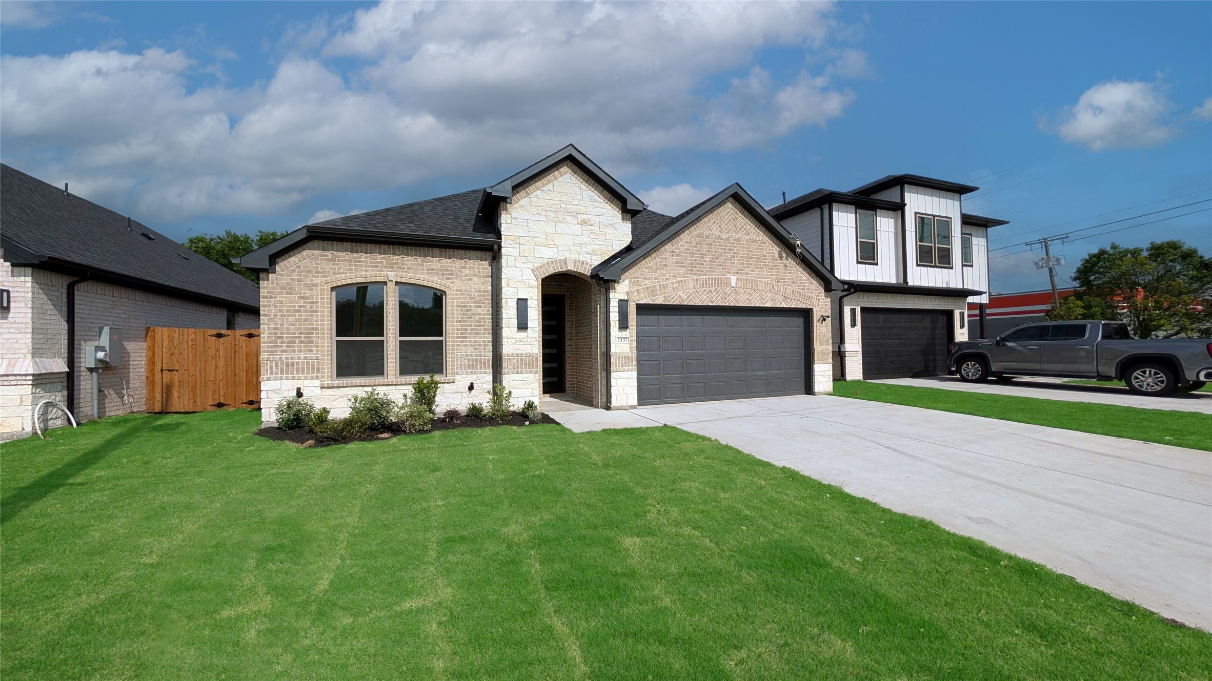 2337 SE 4th Street Grand Prairie TX 75051