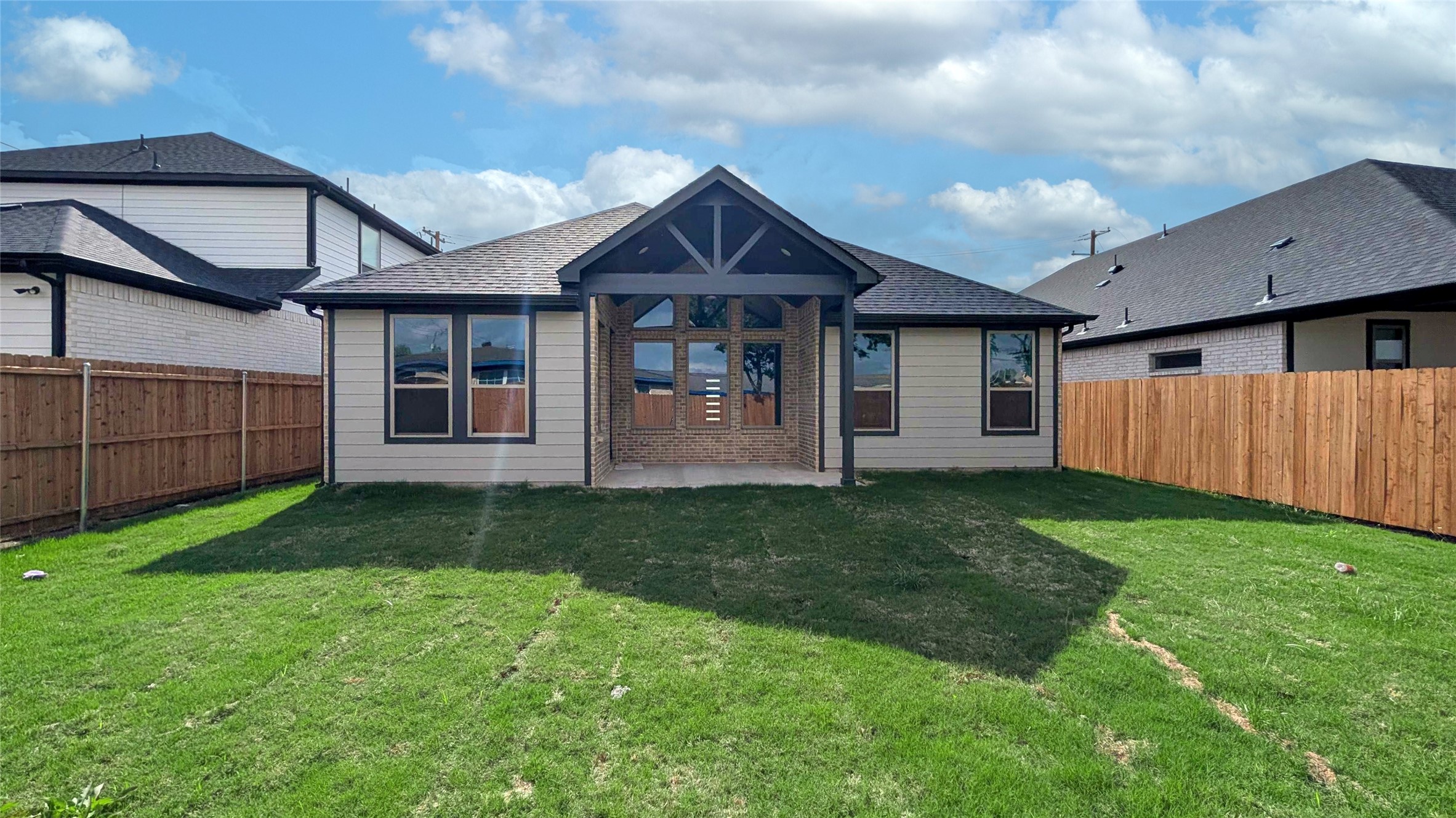 2337 SE 4th Street Grand Prairie TX 75051