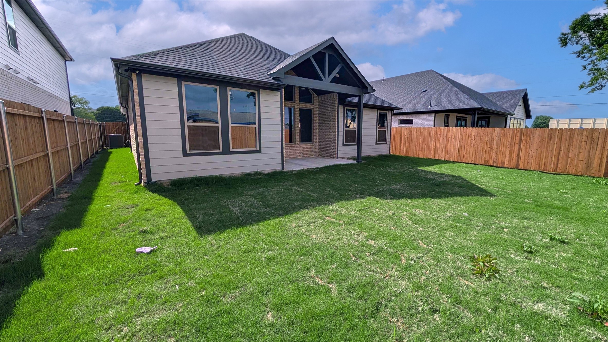 2337 SE 4th Street Grand Prairie TX 75051