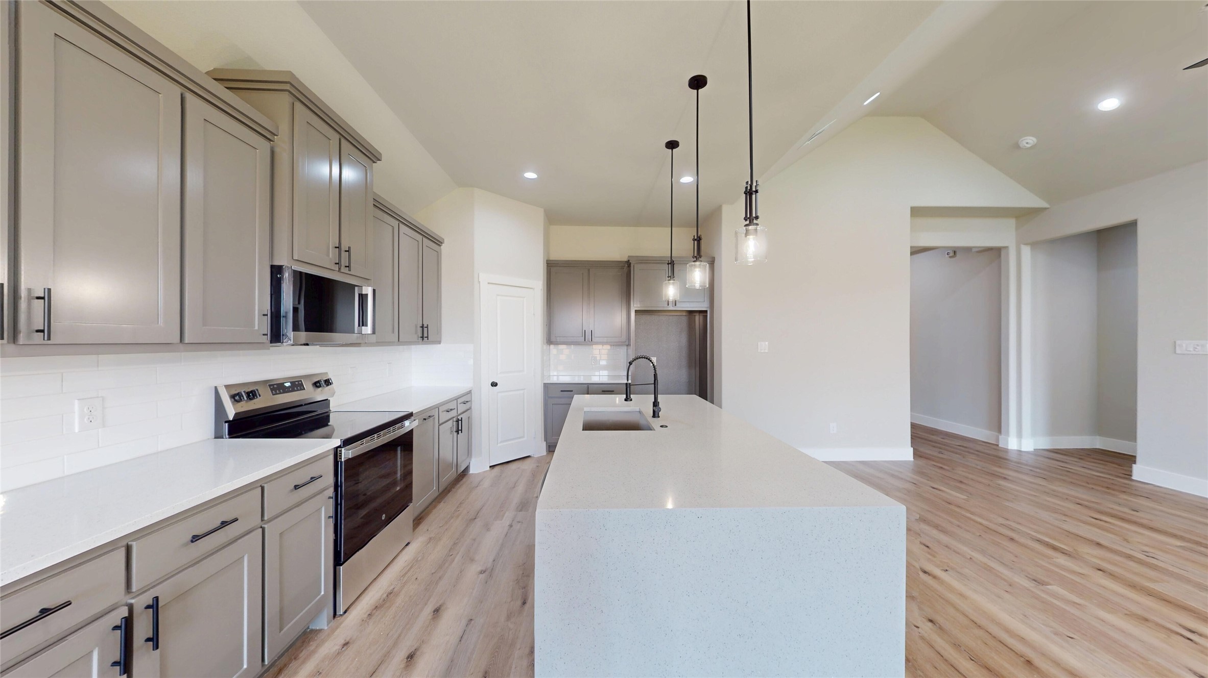 2337 SE 4th Street Grand Prairie TX 75051