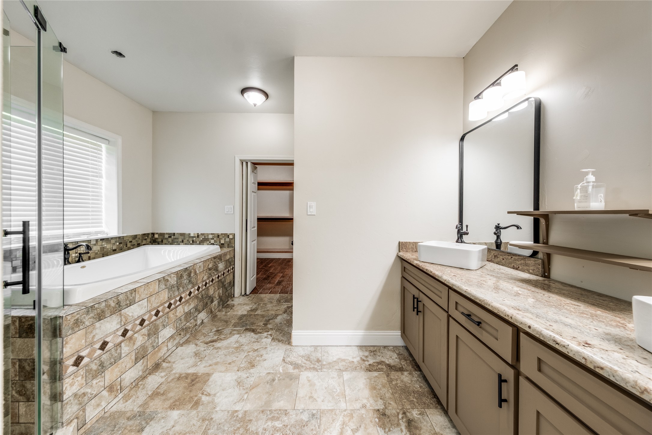 2455 An County Road 453 Palestine TX 75803