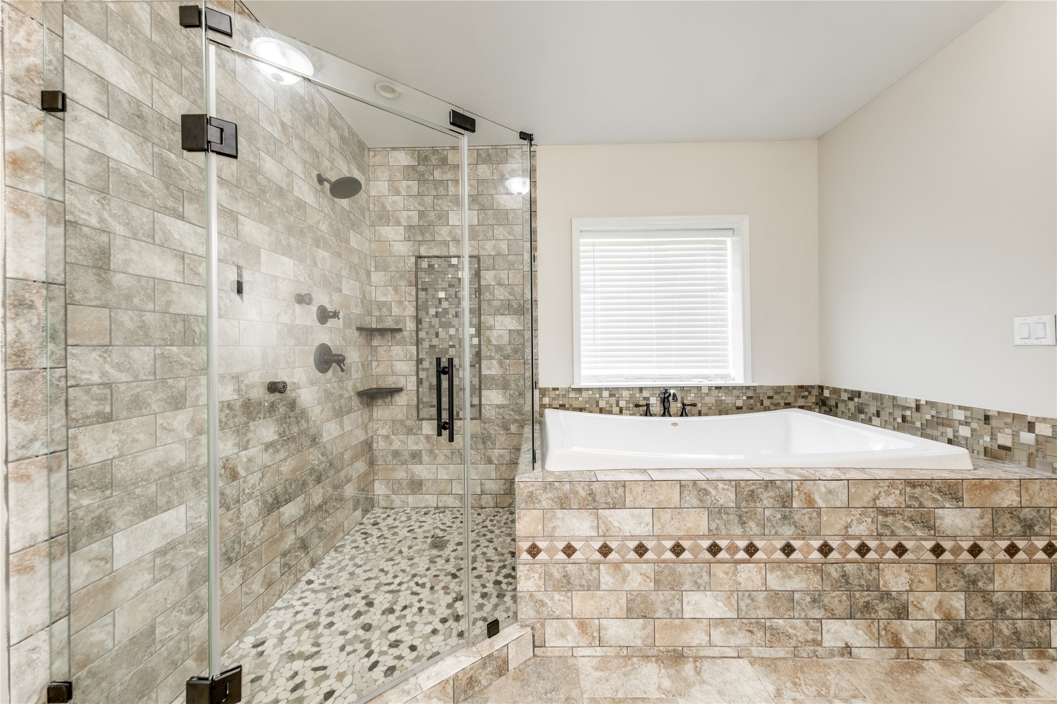 2455 An County Road 453 Palestine TX 75803