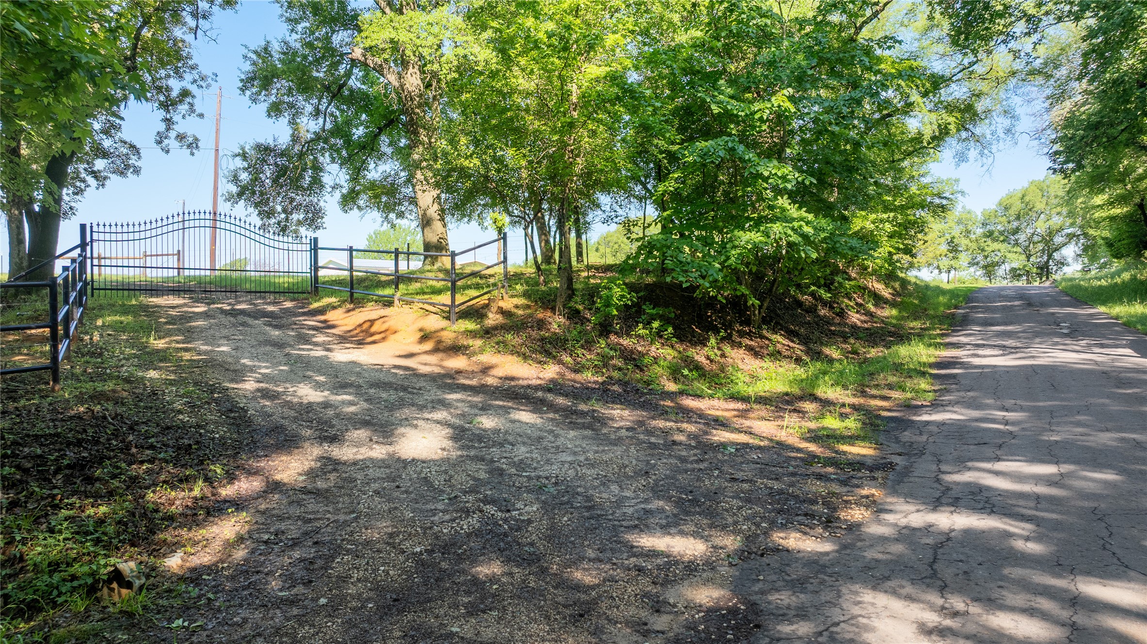 2455 An County Road 453 Palestine TX 75803
