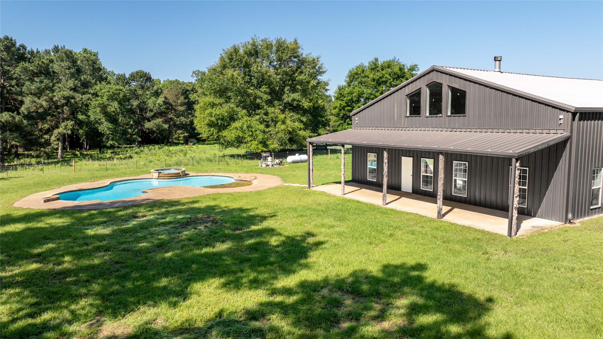 2455 An County Road 453 Palestine TX 75803